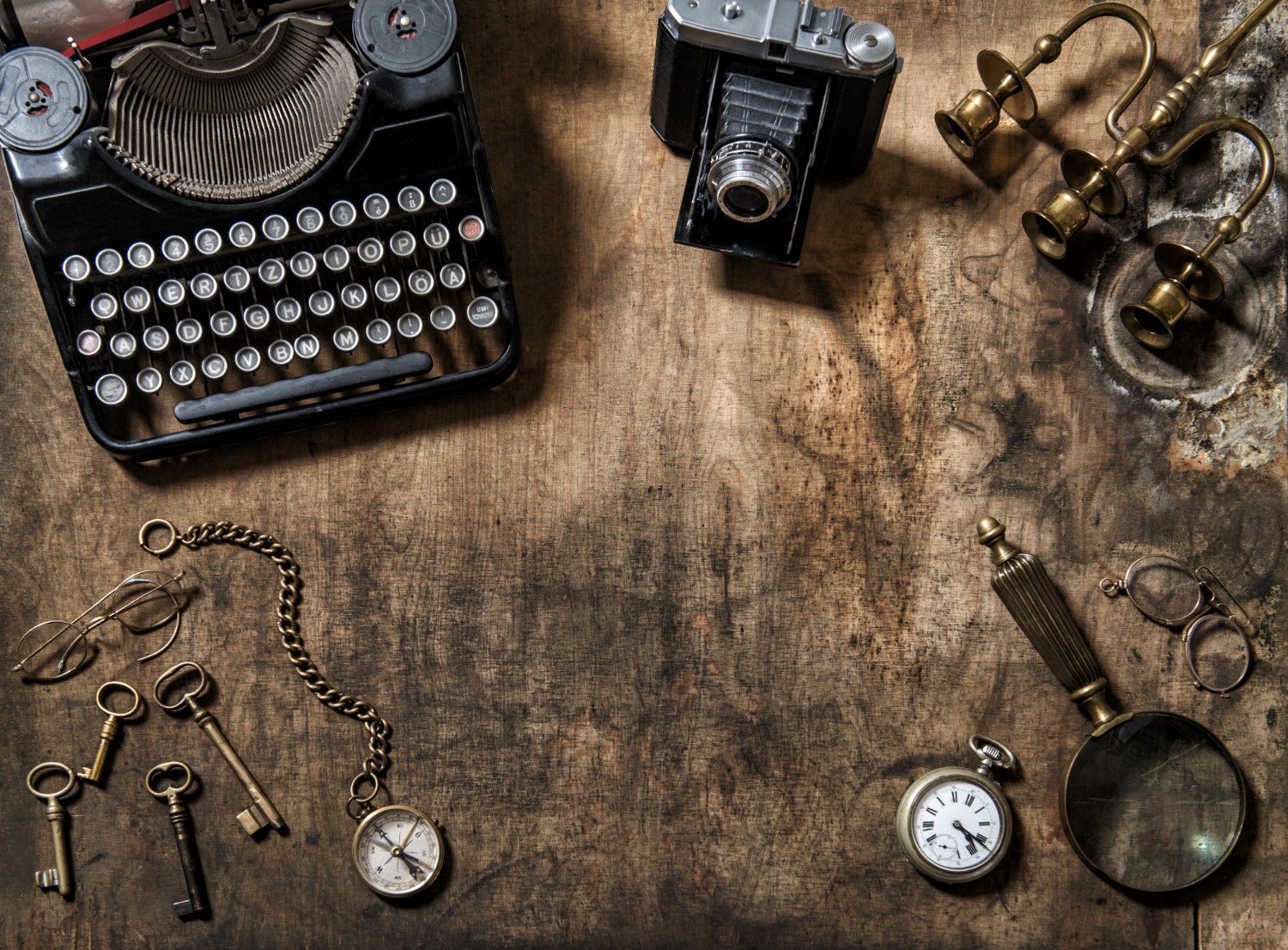 Vintage collection — Antiques and Collectibles Antique typewriter, camera and vintage collectible objects